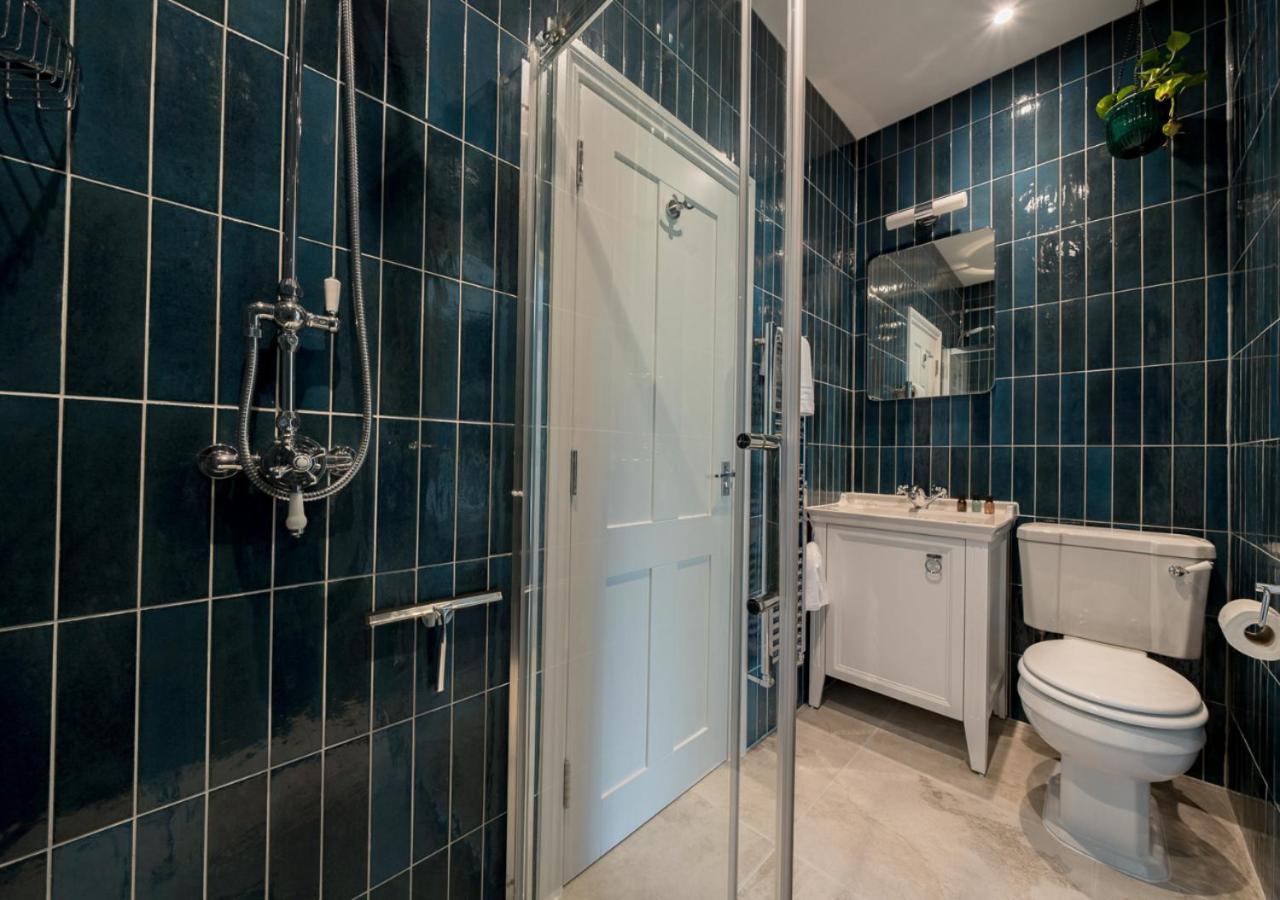 Premium Designer 4 Bedroom In Clifton - 3 Bathrooms & Cinema Сasa de vacaciones