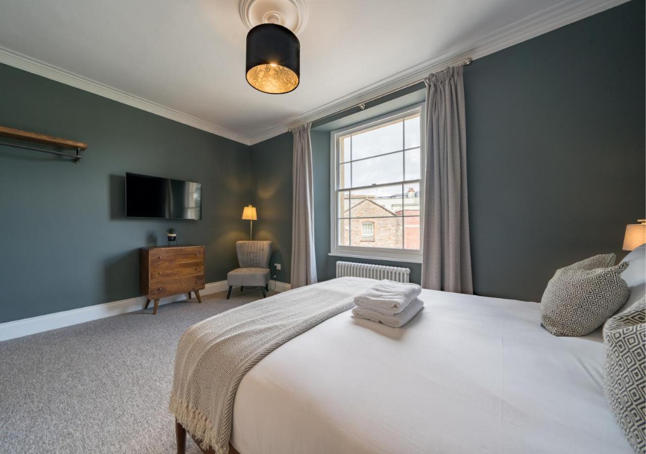 Premium Designer 4 Bedroom In Clifton - 3 Bathrooms & Cinema Сasa de vacaciones *