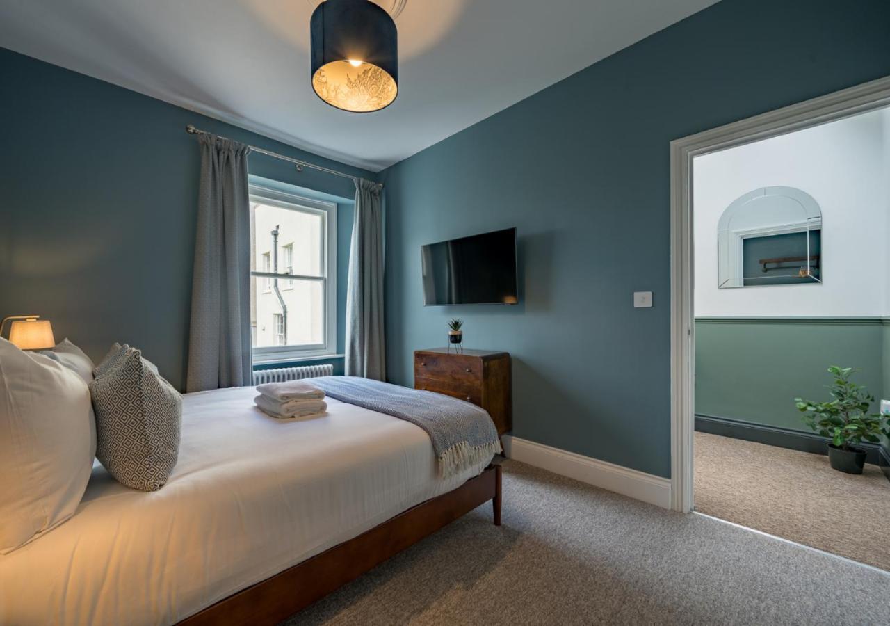 Premium Designer 4 Bedroom In Clifton - 3 Bathrooms & Cinema Сasa de vacaciones